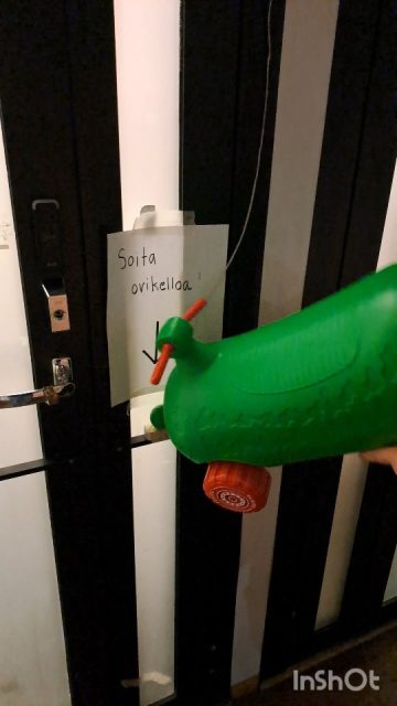 Keskiviikon Osakunnan kokouksessa lahjaksi saadulle kurkkumopolle annettiln värit. Kiitos @karjalainenosakunta loistokkaasta lahjasta ❤️🖤

#kyosakunta