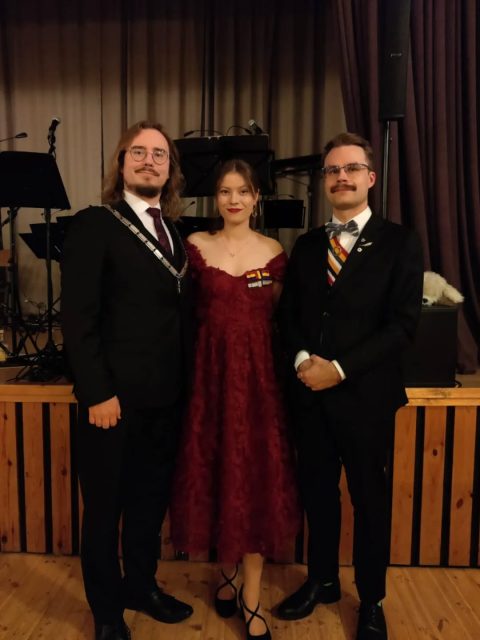 KyOn ja WiOn pienet, mutta sitäkin loistavammat delegaatiot @savolainenosakunta Talakkunajuhlissa! Ohjelma oli loistavaa ja talakkuna toi voimaa ja terveyttä, kiitos molemmista! 💛🖤 #osakunnat #osakuntaelämää