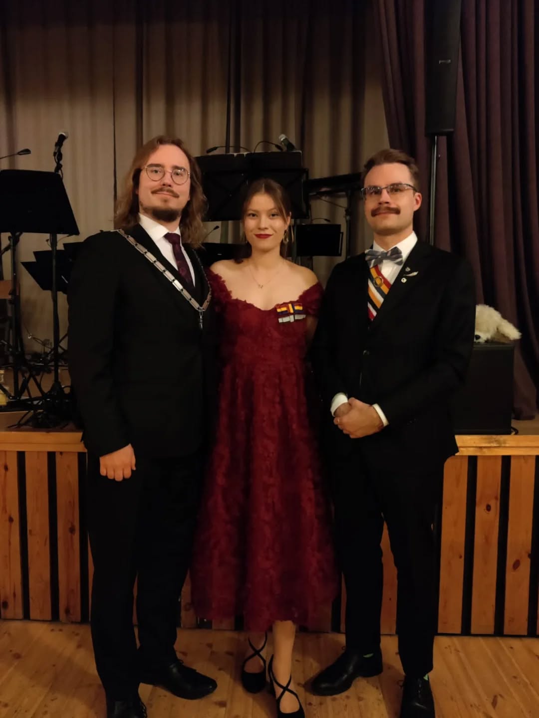 KyOn ja WiOn pienet, mutta sitäkin loistavammat delegaatiot @savolainenosakunta Talakkunajuhlissa! Ohjelma oli loistavaa ja talakkuna toi voimaa ja terveyttä, kiitos molemmista! 💛🖤 #osakunnat #osakuntaelämää